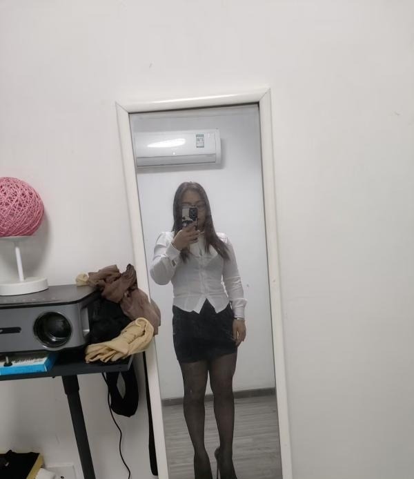 肥臀小姐姐 第1张