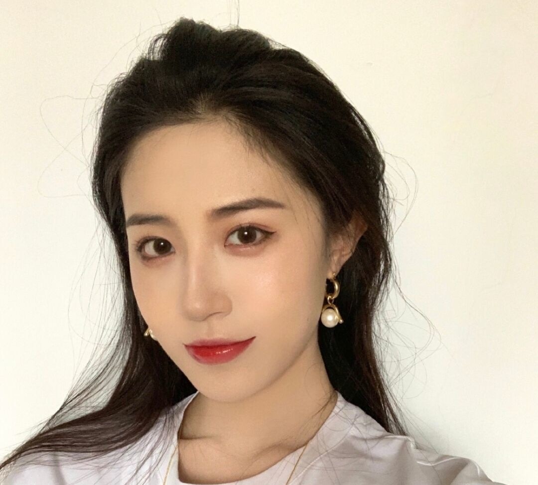在校大学生MM，求真诚温柔大叔包养 第1张